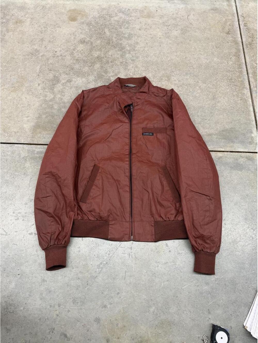 vintage members only burgandy nylon bomber jacket size large ZIPPER IS UNDONE